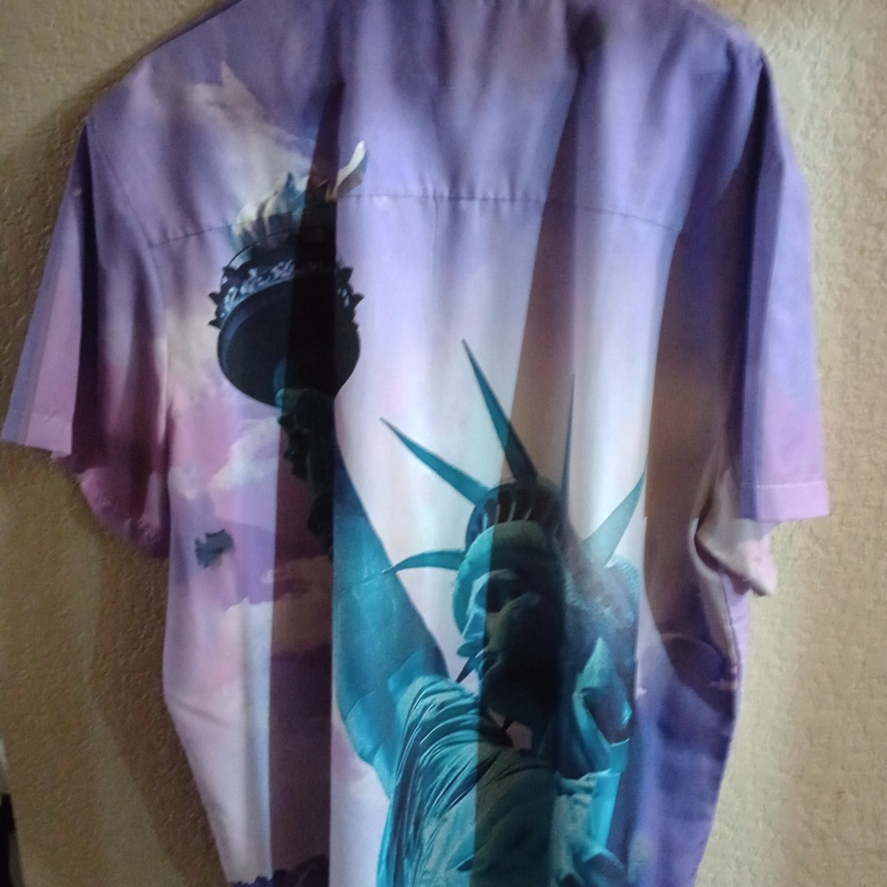 NWT Hawaiian Shirt with Lady Liberty